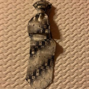 Steven Land Men’s Necktie in Paisely and Quadrilateral Black & White and Hanky